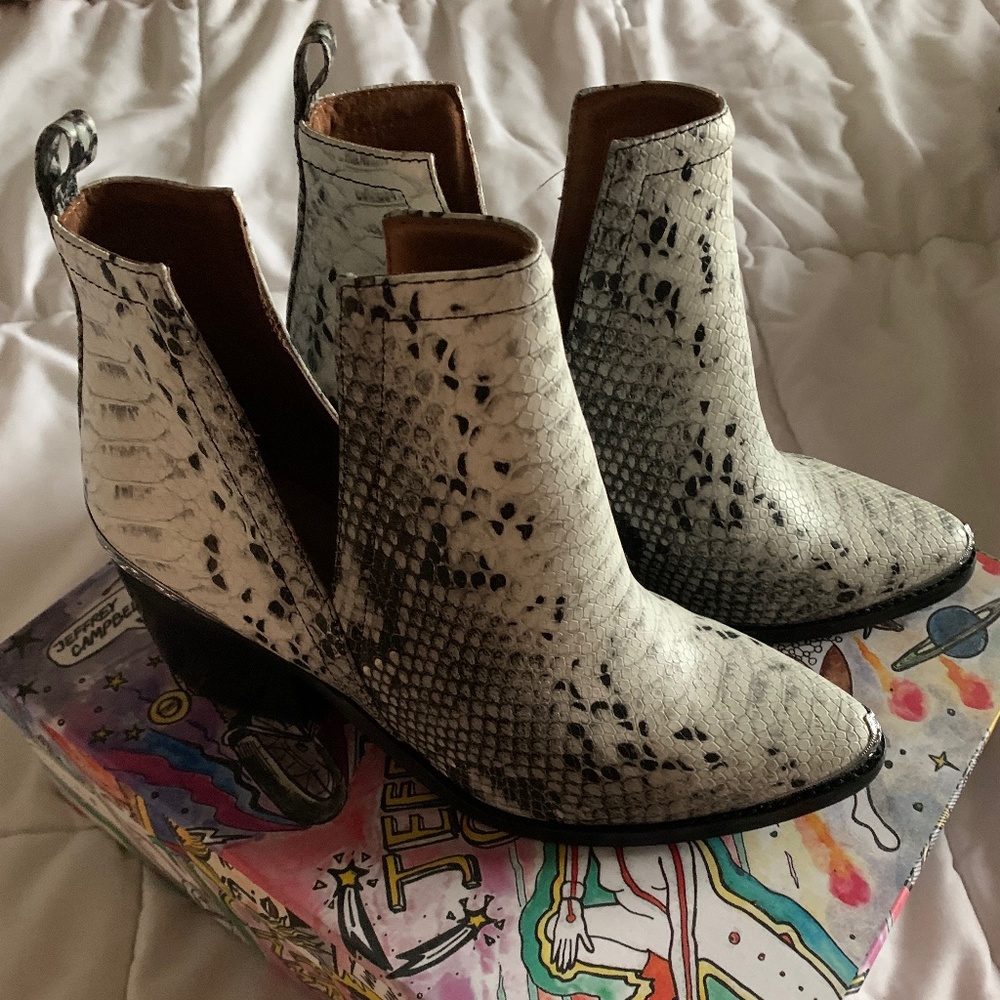 Jeffrey Campbell Bootie